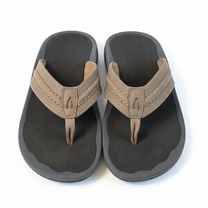 OluKai Men's Hokua Beach Sandal Brown Size 9 EUC